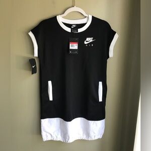 NWT! Nike Girls Sports Air Short Sleeve Dress Black/White Size: L